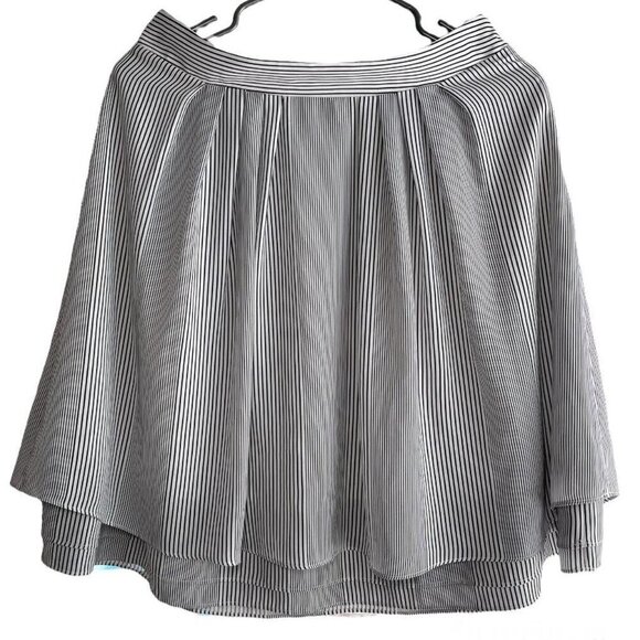 KARL Lagerfeld Paris Skirt size 4 - Picture 2 of 5